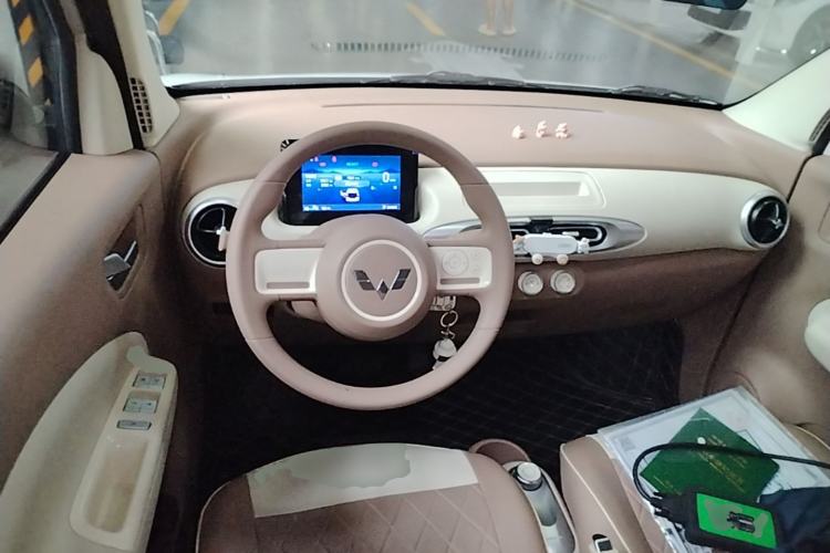 Used Wuling Hongguang MINIEV 2025 Four-Door Version Advanced Edition Steering Wheel