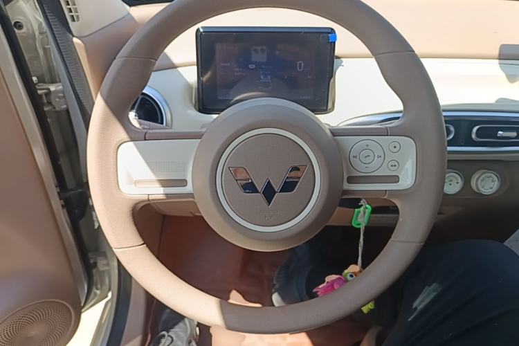 Used Wuling Hongguang MINIEV 2025 Four-Door Version Advanced Edition Steering Wheel