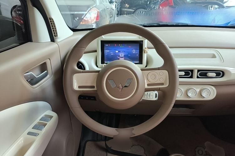 Used Wuling Hongguang MINIEV 2025 Four-Door Version Advanced Edition Steering Wheel