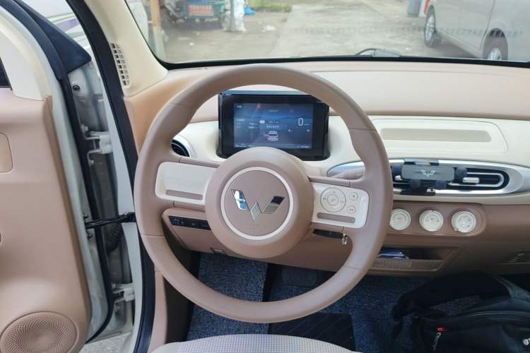 Used Wuling Hongguang MINIEV 2025 Four-Door Version Advanced Edition Steering Wheel
