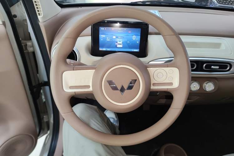Used Wuling Hongguang MINIEV 2025 Four-Door Version Advanced Edition Steering Wheel