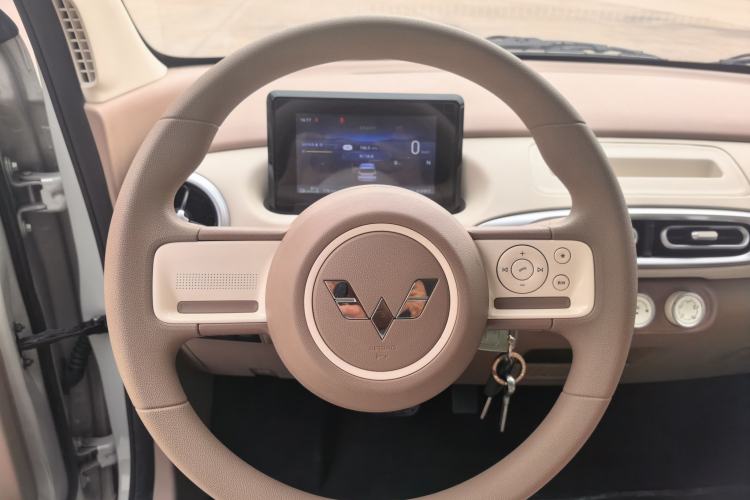 Used Wuling Hongguang MINIEV 2025 Four-Door Version Advanced Edition Steering Wheel