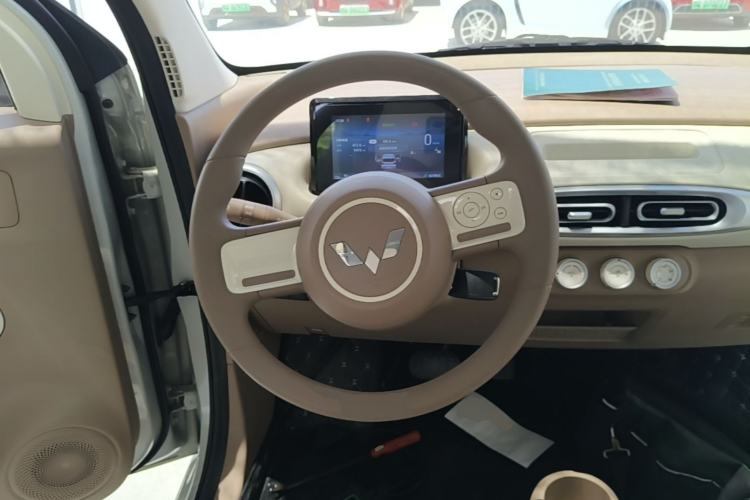 Used Wuling Hongguang MINIEV 2025 Four-Door Version Advanced Edition Steering Wheel