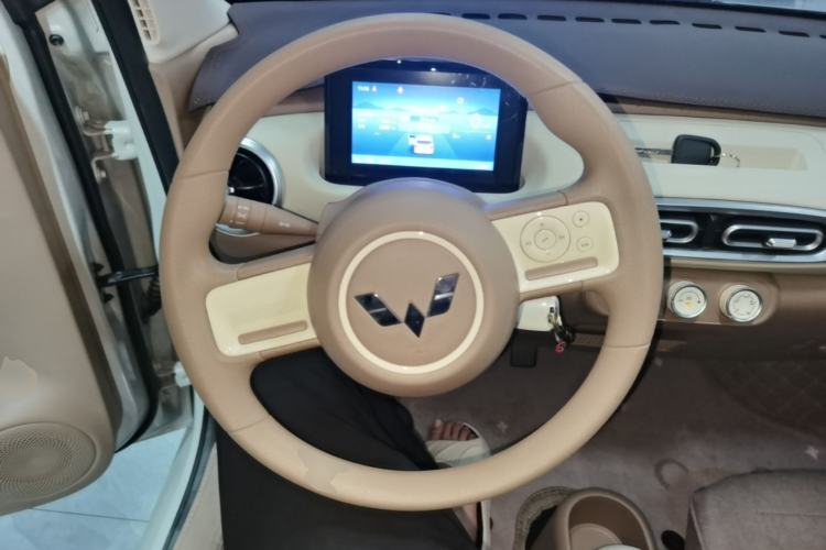 Used Wuling Hongguang MINIEV 2025 Four-Door Version Advanced Edition Steering Wheel