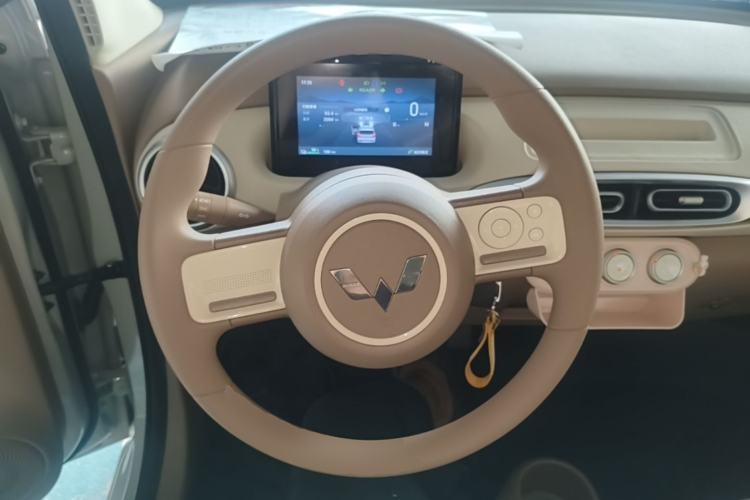 Used Wuling Hongguang MINIEV 2025 Four-Door Version Advanced Edition Steering Wheel