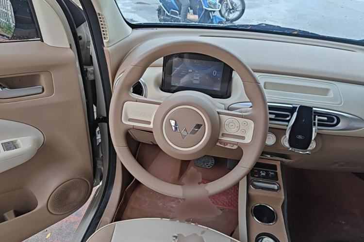 Used Wuling Hongguang MINIEV 2025 Four-Door Version Advanced Edition Steering Wheel
