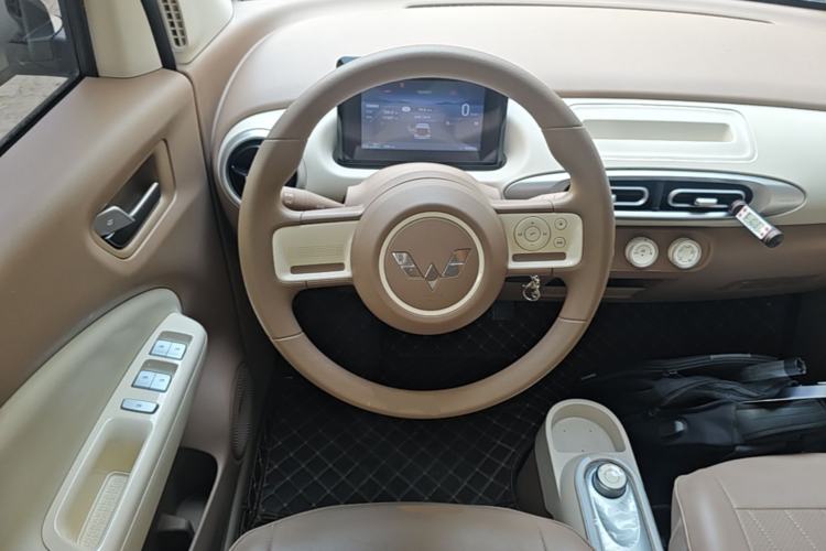 Used Wuling Hongguang MINIEV 2025 Four-Door Version Advanced Edition Steering Wheel