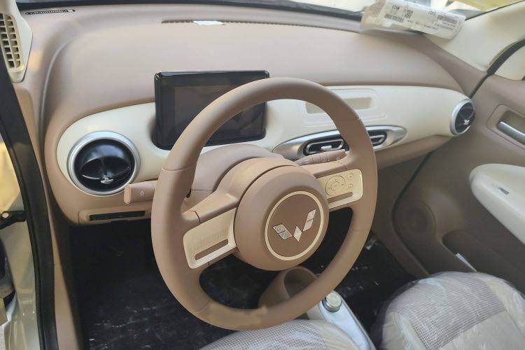 Used Wuling Hongguang MINIEV 2025 Four-Door Version Advanced Edition Steering Wheel