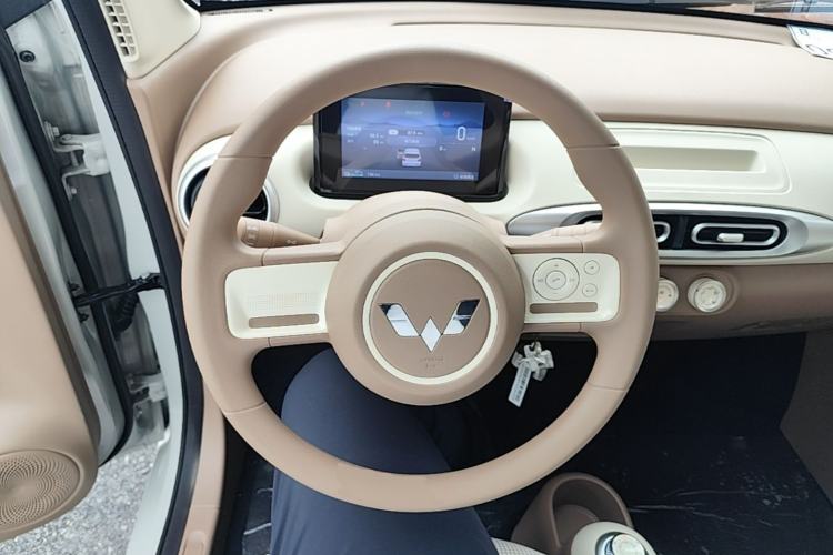 Used Wuling Hongguang MINIEV 2025 Four-Door Version Advanced Edition Steering Wheel