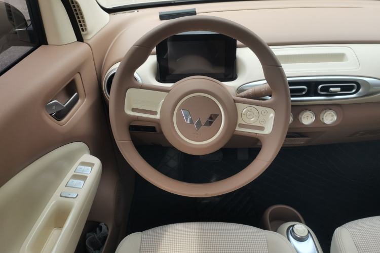 Used Wuling Hongguang MINIEV 2025 Four-Door Version Advanced Edition Steering Wheel