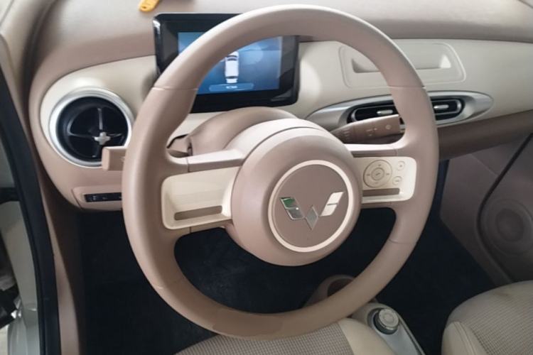 Used Wuling Hongguang MINIEV 2025 Four-Door Version Advanced Edition Steering Wheel