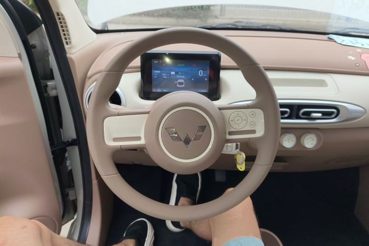 Used Wuling Hongguang MINIEV 2025 Four-Door Version Advanced Edition Steering Wheel