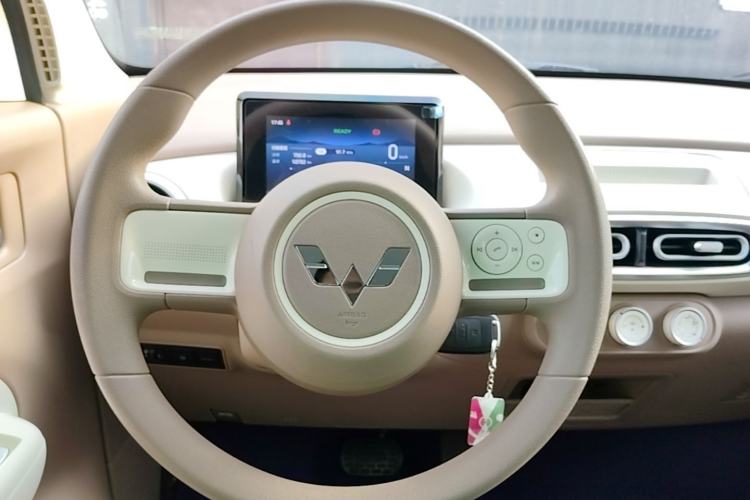 Used Wuling Hongguang MINIEV 2025 Four-Door Version Advanced Edition Steering Wheel