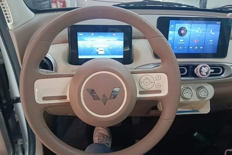 Used Wuling Hongguang MINIEV 2025 Four-Door Version Zhenxiang+ Edition Steering Wheel
