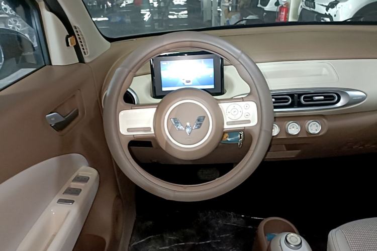 Used Wuling Hongguang MINIEV 2025 Four-Door Version Advanced Edition Steering Wheel