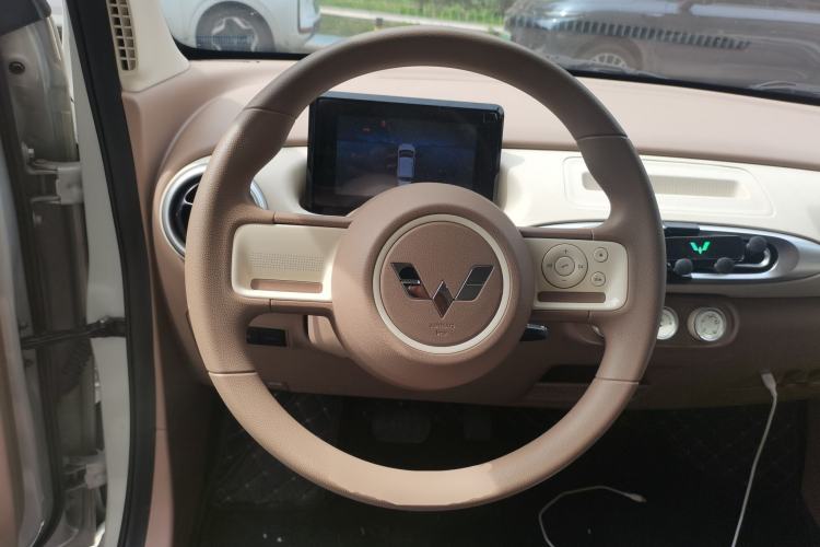 Used Wuling Hongguang MINIEV 2025 Four-Door Version Advanced Edition Steering Wheel