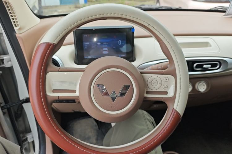 Used Wuling Hongguang MINIEV 2025 Four-Door Version Advanced Edition Steering Wheel