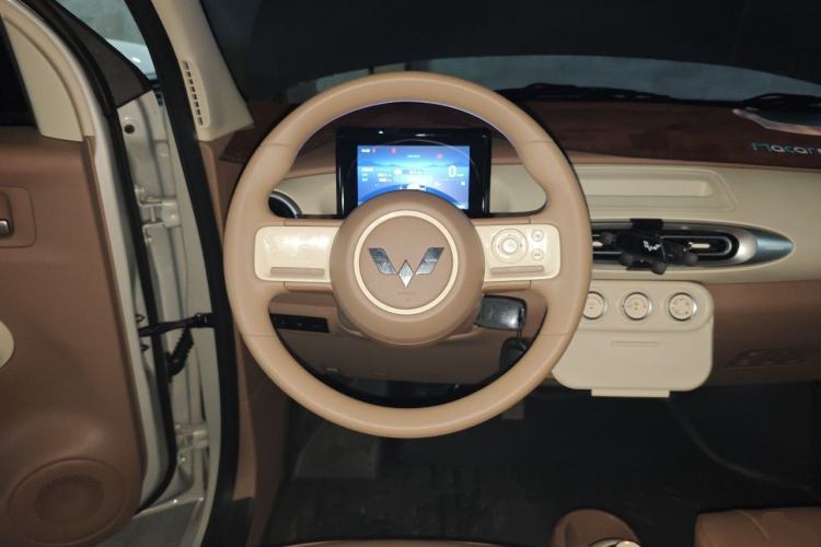Used Wuling Hongguang MINIEV 2025 Four-Door Version Advanced Edition Steering Wheel