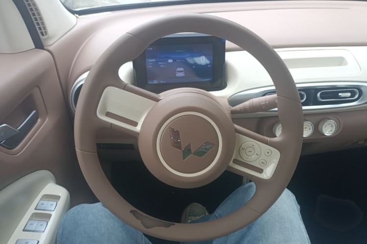 Used Wuling Hongguang MINIEV 2025 Four-Door Version Advanced Edition Steering Wheel