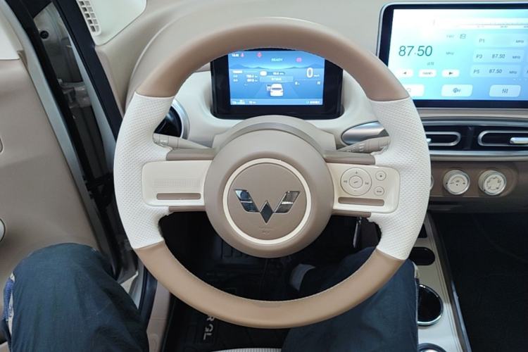 Used Wuling Hongguang MINIEV 2025 Four-Door Version Advanced Edition Steering Wheel