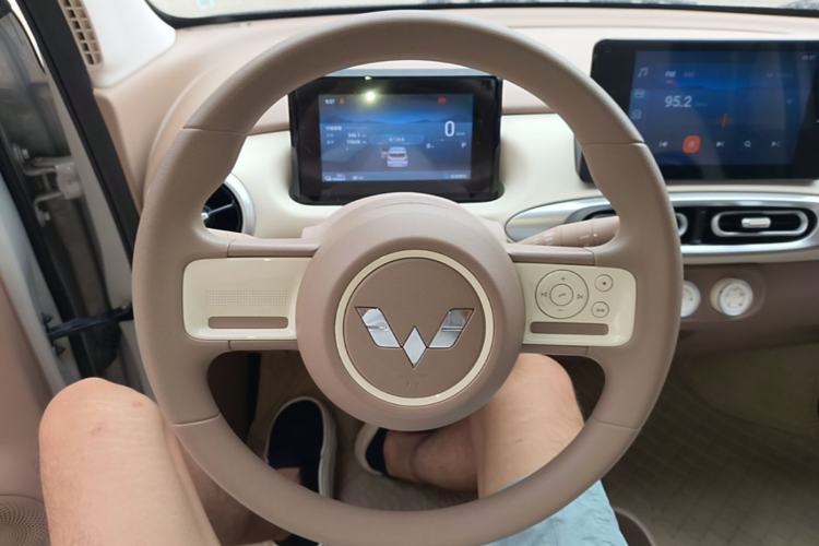 Used Wuling Hongguang MINIEV 2025 Four-Door Version Zhenxiang+ Edition Steering Wheel