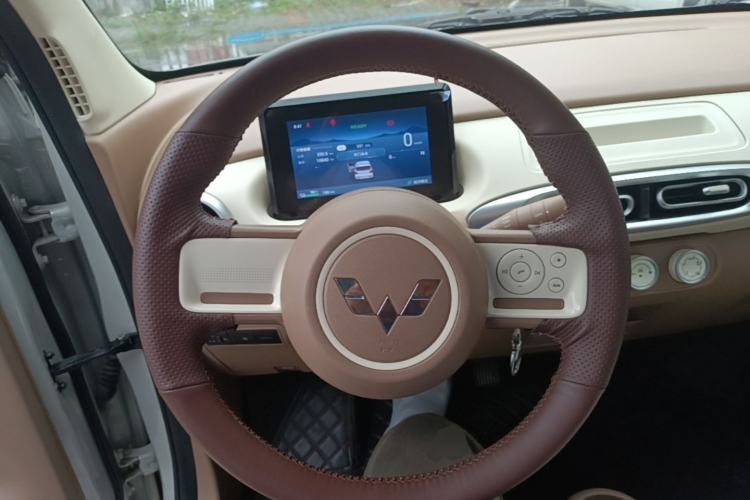 Used Wuling Hongguang MINIEV 2025 Four-Door Version Advanced Edition Steering Wheel