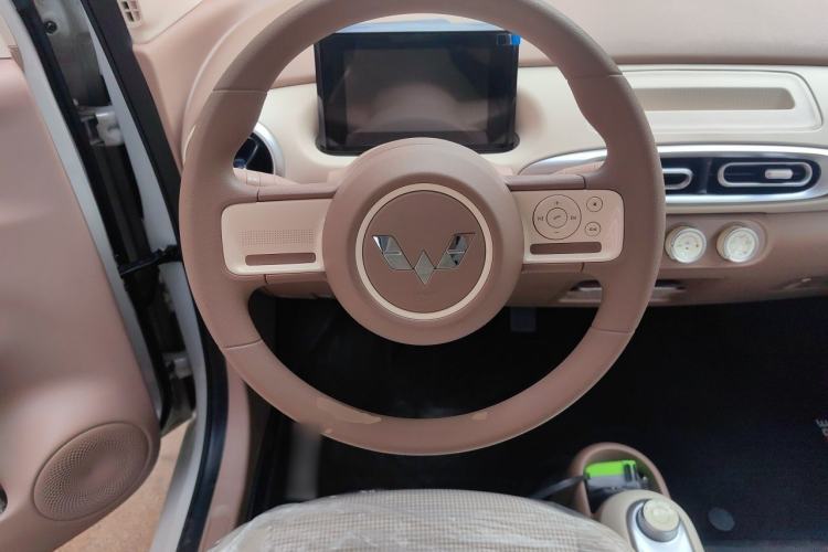 Used Wuling Hongguang MINIEV 2025 Four-Door Version Advanced Edition Steering Wheel