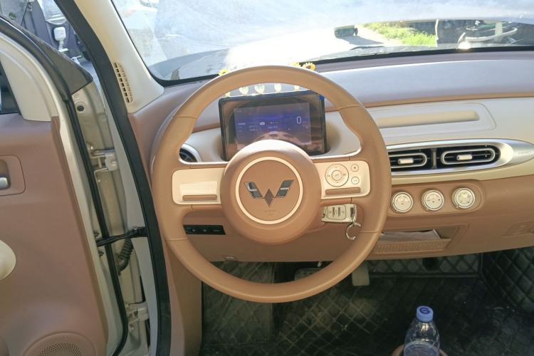 Used Wuling Hongguang MINIEV 2025 Four-Door Version Zhenxiang+ Edition Steering Wheel