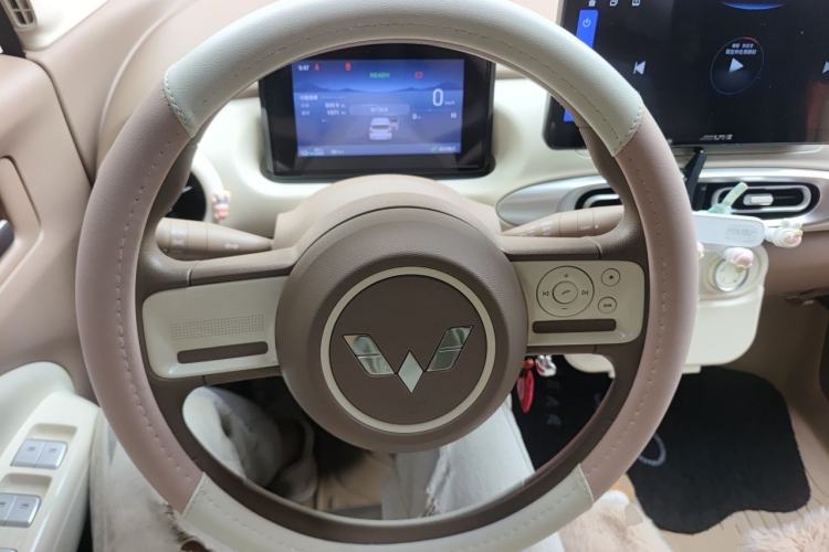Used Wuling Hongguang MINIEV 2025 Four-Door Version Advanced Edition Steering Wheel