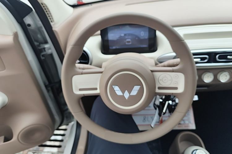 Used Wuling Hongguang MINIEV 2025 Four-Door Version Advanced Edition Steering Wheel