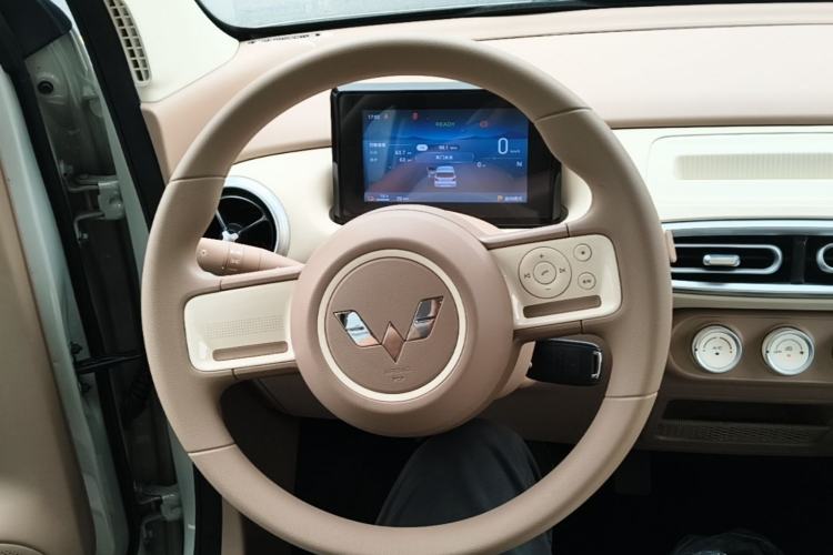 Used Wuling Hongguang MINIEV 2025 Four-Door Version Advanced Edition Steering Wheel