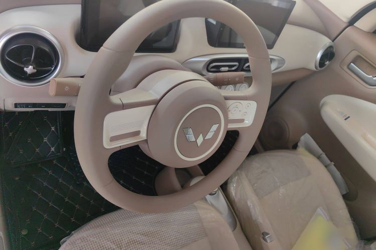 Used Wuling Hongguang MINIEV 2025 Four-Door Version Advanced Edition Steering Wheel