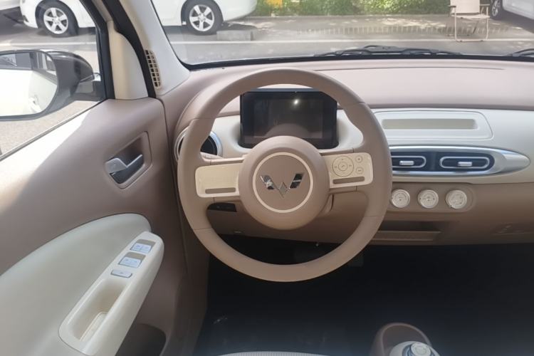 Used Wuling Hongguang MINIEV 2025 Four-Door Version Advanced Edition Steering Wheel