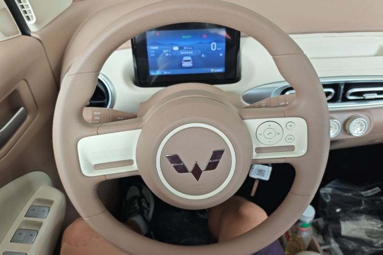 Used Wuling Hongguang MINIEV 2025 Four-Door Version Advanced Edition Steering Wheel