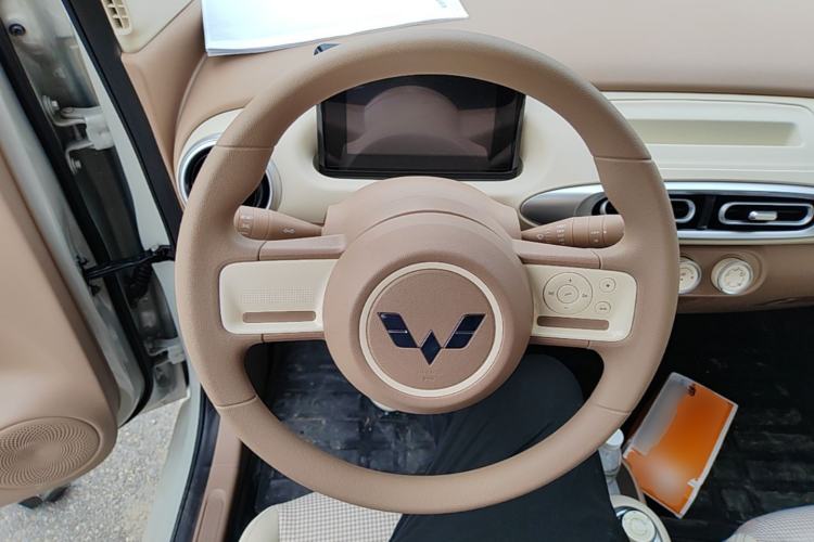 Used Wuling Hongguang MINIEV 2025 Four-Door Version Advanced Edition Steering Wheel