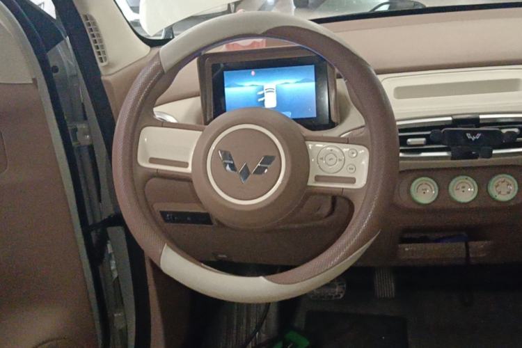 Used Wuling Hongguang MINIEV 2025 Four-Door Version Advanced Edition Steering Wheel