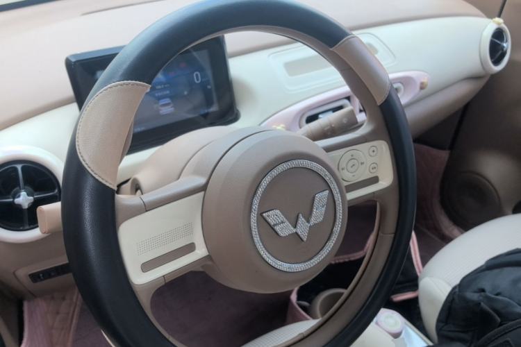 Used Wuling Hongguang MINIEV 2025 Four-Door Version Premium Edition Steering Wheel