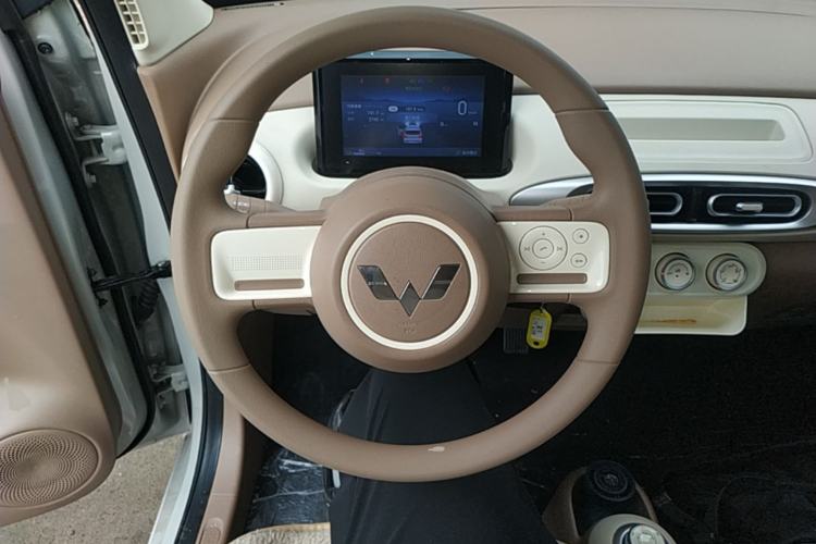 Used Wuling Hongguang MINIEV 2025 Four-Door Version Advanced Edition Steering Wheel