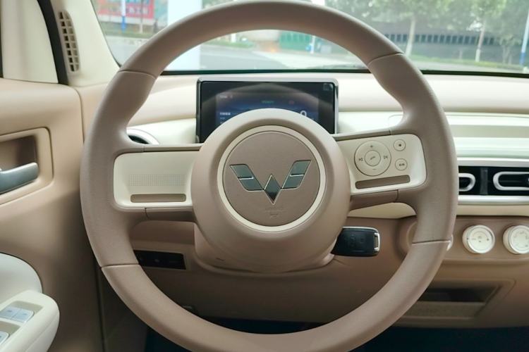 Used Wuling Hongguang MINIEV 2025 Four-Door Version Advanced Edition Steering Wheel