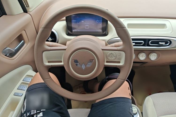 Used Wuling Hongguang MINIEV 2025 Four-Door Version Advanced Edition Steering Wheel