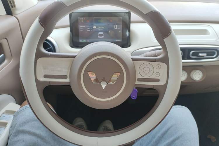 Used Wuling Hongguang MINIEV 2025 Four-Door Version Premium Edition Steering Wheel