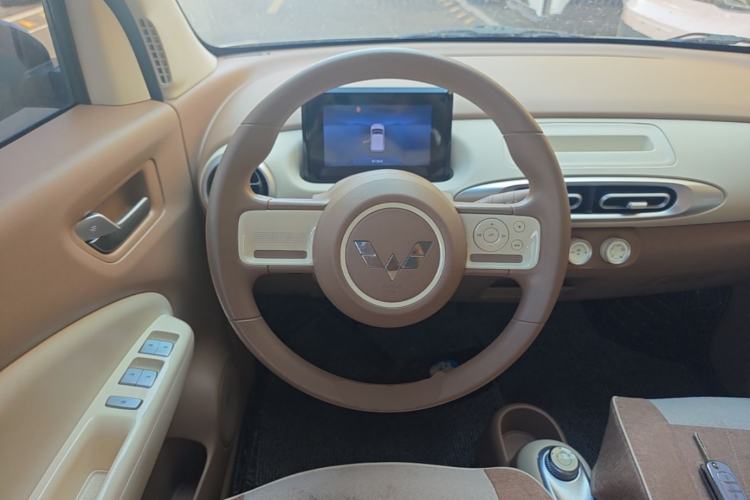 Used Wuling Hongguang MINIEV 2025 Four-Door Version Advanced Edition Steering Wheel