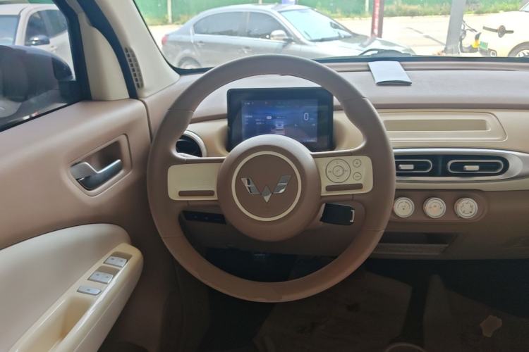 Used Wuling Hongguang MINIEV 2025 Four-Door Version Advanced Edition Steering Wheel