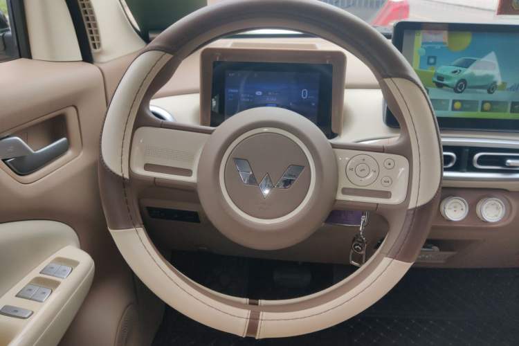 Used Wuling Hongguang MINIEV 2025 Four-Door Version Advanced Edition Steering Wheel