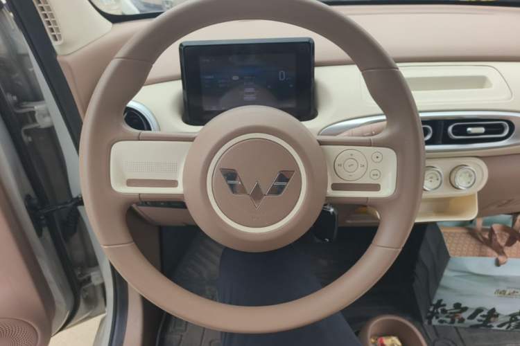 Used Wuling Hongguang MINIEV 2025 Four-Door Version Advanced Edition Steering Wheel