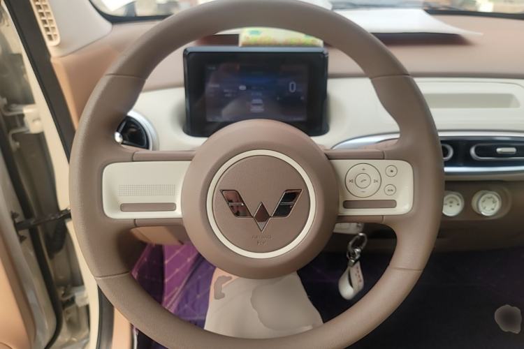 Used Wuling Hongguang MINIEV 2025 Four-Door Version Advanced Edition Steering Wheel