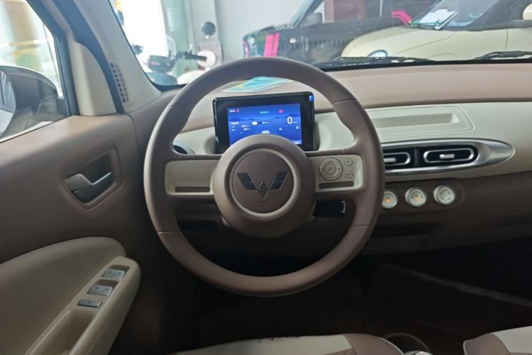 Used Wuling Hongguang MINIEV 2025 Four-Door Version Advanced Edition Steering Wheel