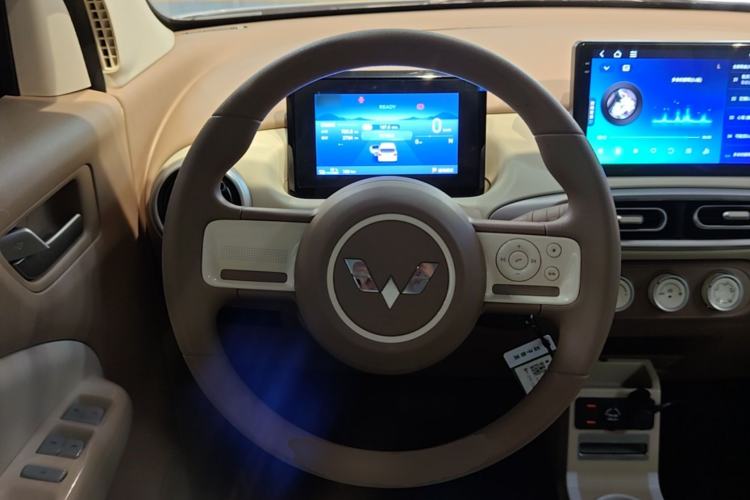 Used Wuling Hongguang MINIEV 2025 Four-Door Version Advanced Edition Steering Wheel