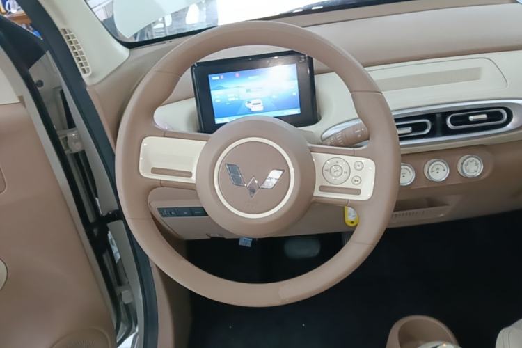 Used Wuling Hongguang MINIEV 2025 Four-Door Version Advanced Edition Steering Wheel