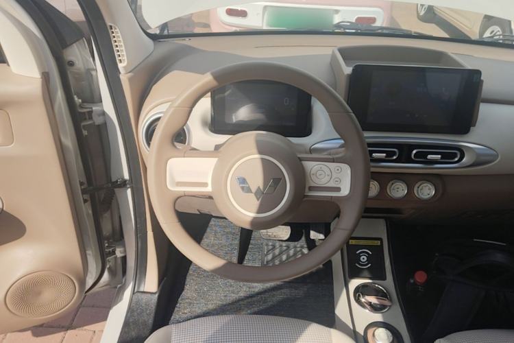 Used Wuling Hongguang MINIEV 2025 Four-Door Version Zhenxiang+ Edition Steering Wheel